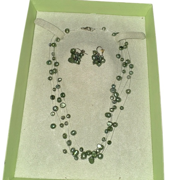 Ross-Simons genuine green fresh pearl necklace and earring set - Picture 1 of 5